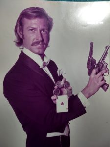 Titulo: Fotografía de estudio Mario Mostny. Año: Desconocido. Fuente: Archivo Mario Mostny